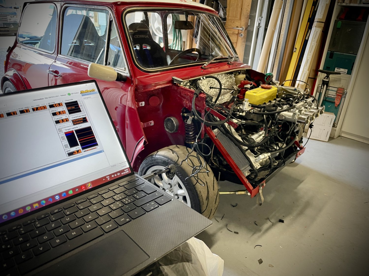 Mini Cooper 1380 avec culasse Arden 8 ports et gestion Haltech : un mélange de tradition et de technologie